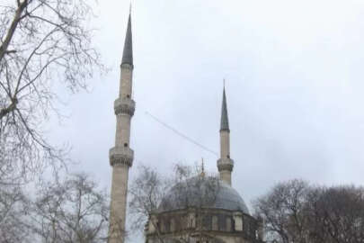 Ek Fotoğraf//Eyüp Sultan Camii’ne mahyalar asıldı