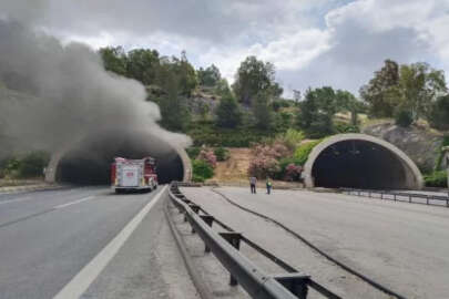 İzmir’deki Bayraklı Tüneli’nde TIR’da yangın