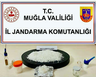 Fethiye'de 650 gram metamfetaminle yakalanan 3 kişiye gözaltı