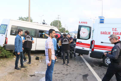 Samsun'da ışık ihlali yapan kamyon, öğrenci servisine çarptı: 1 ölü, 4 yaralı