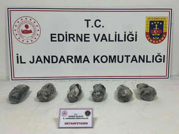 Edirne'de, Bulgaristan plakalı otomobilde 3 kilo metamfetamin ele geçirildi