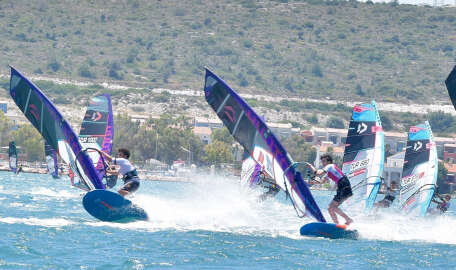 Alaçatı Wind Fest'te Alaçatı'nın rüzgarı çocuk ve gençler için esmeye devam ediyor