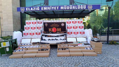 Elazığ'daki 'Sis Operasyonu'nda kaçak malzemeler ve 26 silah ele geçirildi