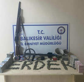 Erdek'te tarihi eser operasyonu; 3 bin 882 sikke ele geçirildi, 3 gözaltı