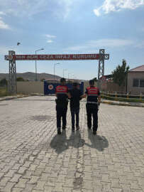 Van'da, uyuşturucudan 10 yıl hapisle aranan firari hükümlü yakalandı