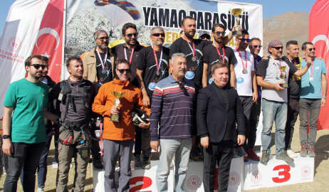 Erzincan'daki Türkiye Yamaç Paraşütü Hedef Eğitim Yarışması sona erdi