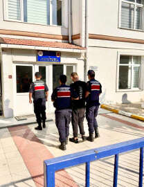 'Askeri personelim' diyerek dolandırdı, jandarmaya yakalanıp tutuklandı