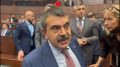 Bakan Tekin: Öğrenciler, veliler, öğretmenler de mutlu ise ara tatile devam ederiz