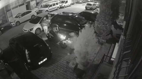 Kağıthane'de 'çöp' tartışmasında komşularına ateş etti