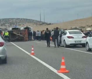 TIR, traktöre çarptı: 1 ölü, 1 yaralı