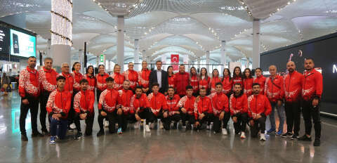 Kros Kadın ve Erkek Atletizm Milli Takımı, Brüksel'e gitti