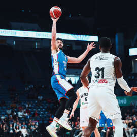 Anadolu Efes - Beşiktaş Emlakjet: 90-75