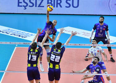 Fenerbahçe Parolapara - Halkbank: 1-3
