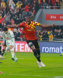 Göztepe'de Heliton'la yola devam