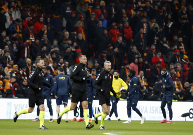 Fenerbahçe, bu sezon kalan tüm maçlara yabancı hakem talep ettiğini açıkladı / Fotoğraf eklendi