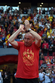 Göztepe'de Stoilov kupa koleksiyoneri