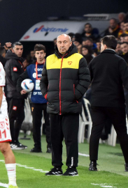 Göztepe'de Stoiov'un raporu bekleniyor