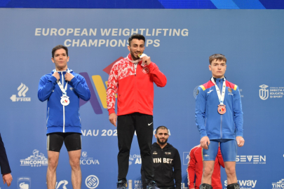 Avrupa Halter Şampiyonası'nda Harun Algül koparmada altın madalya kazandı