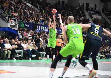 TOFAŞ- Fenerbahçe Beko: 88-89