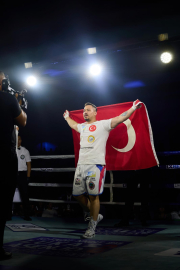 Fethiyeli boksör Kubilay'dan 17'nci zafer