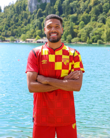 Göztepe'de Rhaldney tamam