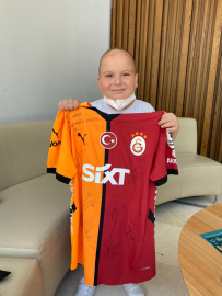 Barış Alper Yılmaz’dan kanser hastası çocuğa sürpriz