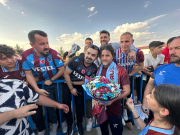 Trabzonspor, Erzurum’da taraftarıyla buluştu / Video eklendi