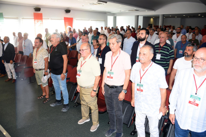 Karşıyaka'da yine kongre günü
