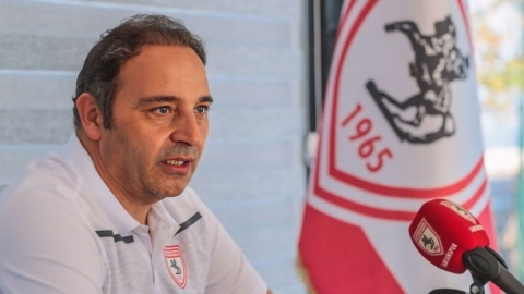 Samsunspor Futbol Direktörü Çapa: Taraftarımızın önünde Avrupa Ligi gruplarına kalmak istiyoruz