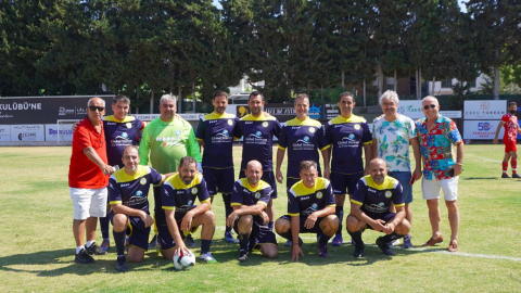 Çeşme'de dostluk kazandı