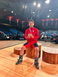 Milli Halterci Muhammed Furkan Özbek rekor kırarak dünya şampiyonu oldu