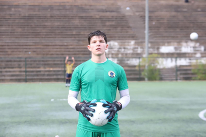 Menemen FK'lı genç kaleci Alp'e talip çok