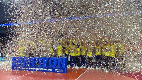 Fenerbahçe Medicana şampiyonluk kupasını aldı