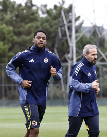 Jhon Duran, takımla birlikte çalışmalara başladı