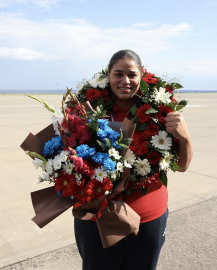 Boks Şampiyonu Kethüda’ya çiçekli karşılama