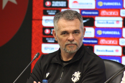 Willy Sagnol: Türkiye karşısında önemli bir başarı elde edeceğiz