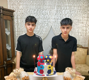 İkizlerin pastası iki ayrı takım rengiyle süslendi