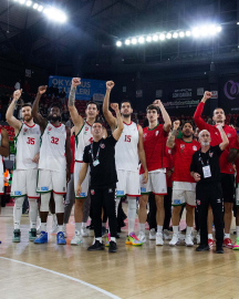 Karşıyaka potada Anadolu Efes'e karşı