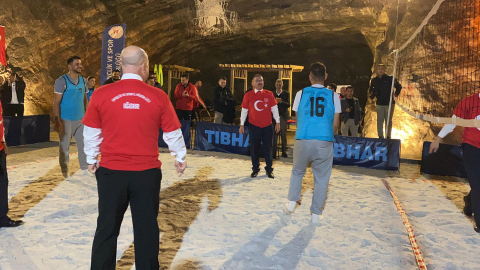 Iğdır Tuz Mağarası'nda voleybol turnuvası