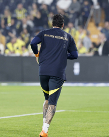 Fenerbahçe Stadı’nda Atatürk için özel pankart ve tişört