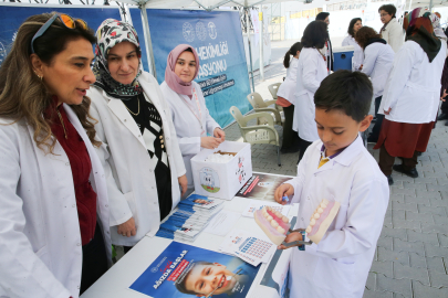 Sağlık personeli ile sahaya inen ilkokul öğrencileri, 'Sağlık Elçisi' oldu