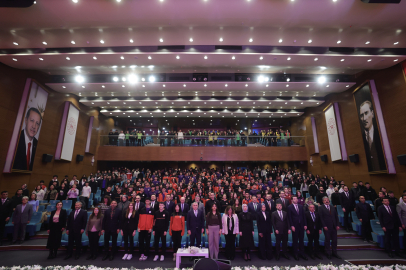 Bakan Bak şampiyon sporcuların anneleri ile bir araya geldi / Fotoğraf eklendi