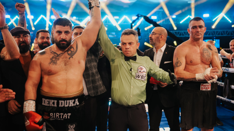 Umut Camkıran, WBC Ağır Sıklet Asya Kemeri maçında Abel Pesut’u mağlup etti