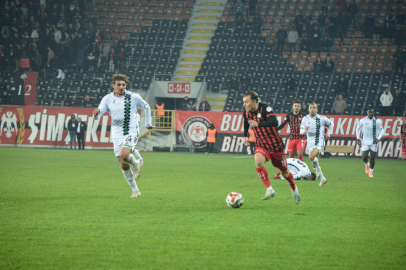 Arca Çorum FK - Sakaryaspor: 2-0