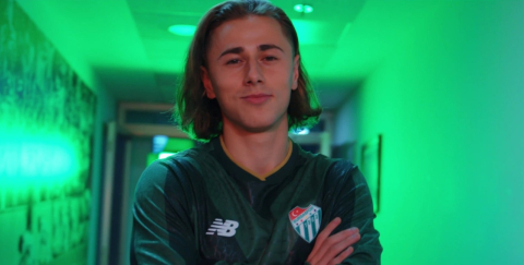 Bursaspor, Iğdır FK'dan Eyüp Akcan'ı yıl sonuna kadar kiraladı