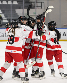 U18 Kadın Buz Hokeyi Milli Takımı Yeni Zelanda’yı 3-1 yendi