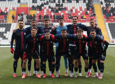 Altınordu sahasında Adana 01 ile rakip