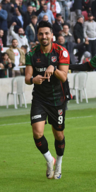 Karşıyaka'da Hamza resmen gitti