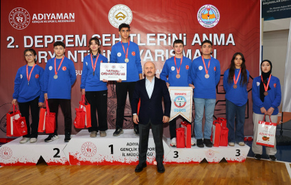 Adıyaman’da sporcular madalyaları depremde ölenlerin adına aldılar