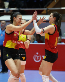 Göztepe evinde Vakıfbank'la oynuyor